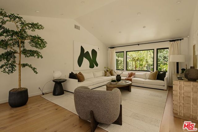 521 Loring Avenue, Los Angeles, CA 90024