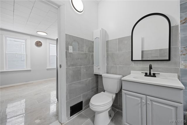 203 Sprenger Avenue, Buffalo, NY 14211