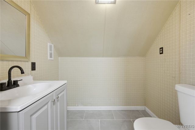 203 Sprenger Avenue, Buffalo, NY 14211