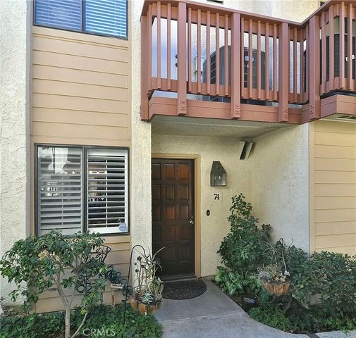 21555 Burbank 74, Woodland Hills, CA 91367