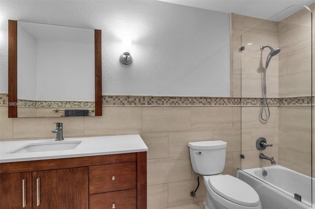 8700 SW 83rd Ct, Miami, FL 33143