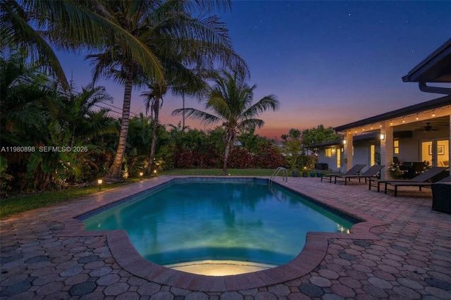 8700 SW 83rd Ct, Miami, FL 33143