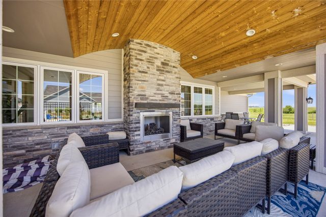6303 NE Harvest Ridge Lane, Ankeny, IA 50021