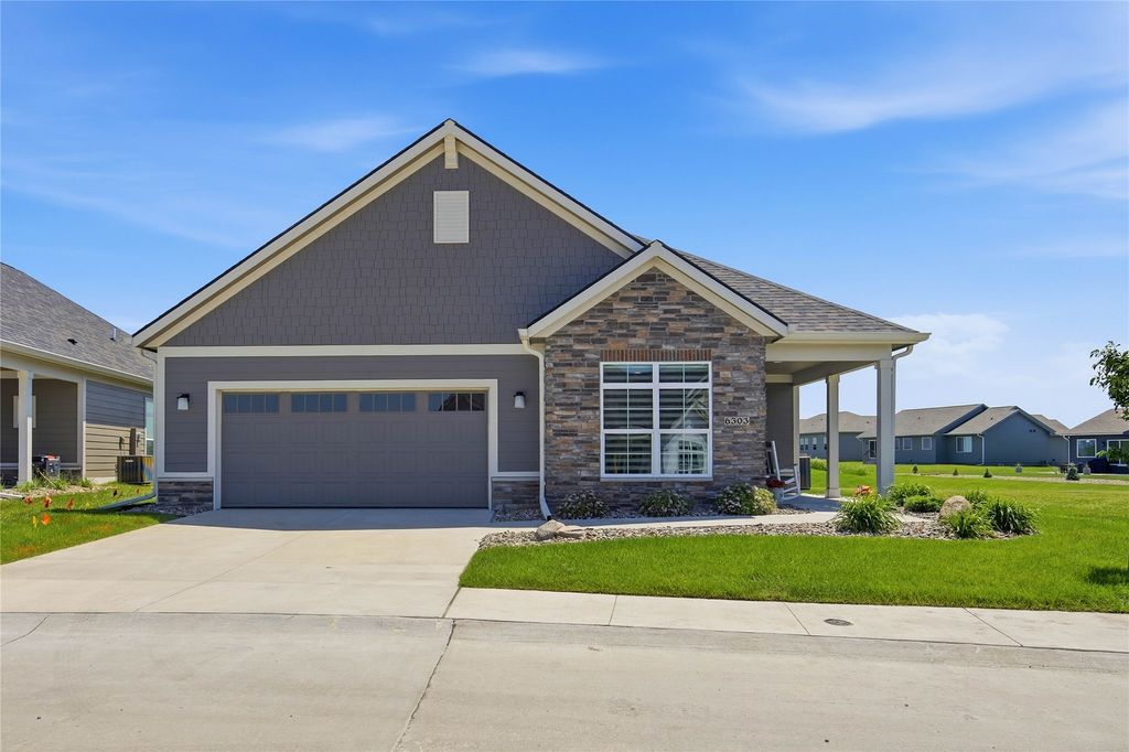 6303 NE Harvest Ridge Lane, Ankeny, IA 50021