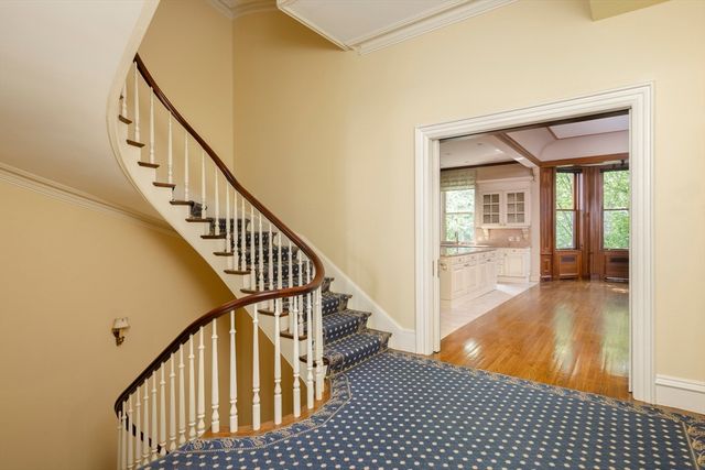 129 Commonwealth Avenue, Boston, MA 02116