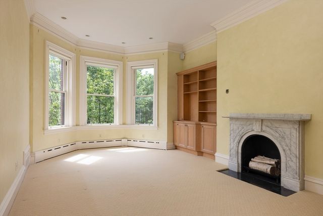 129 Commonwealth Avenue, Boston, MA 02116