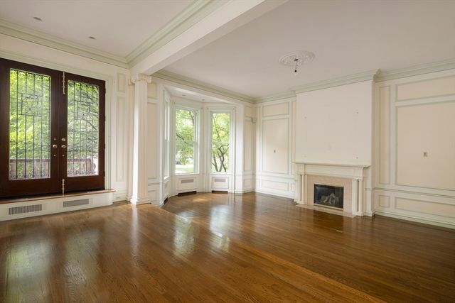 129 Commonwealth Avenue, Boston, MA 02116