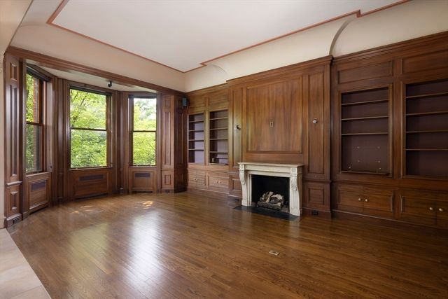 129 Commonwealth Avenue, Boston, MA 02116