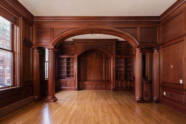 129 Commonwealth Avenue, Boston, MA 02116