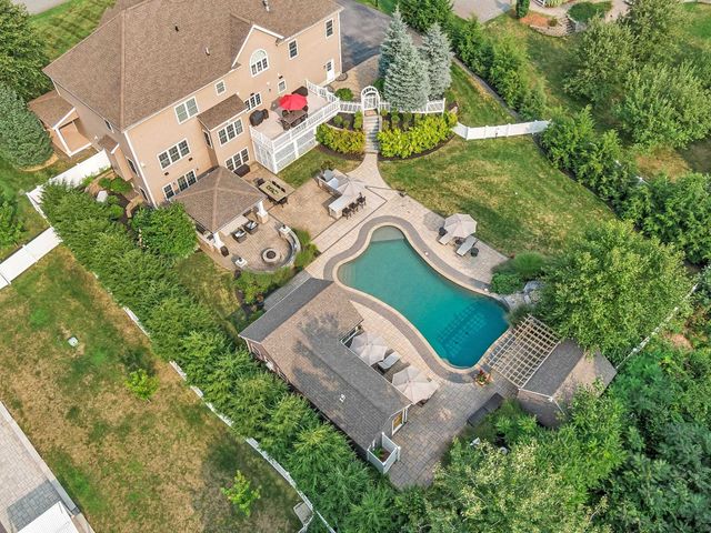 9 Orchard Blossom Road, Windham, NH 03087