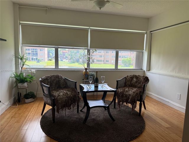 9540 Sunrise Lakes Boulevard 208, Sunrise, FL 33322