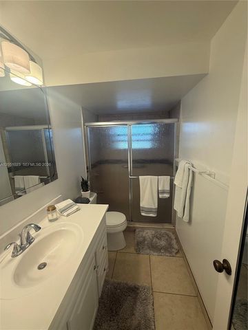 9540 Sunrise Lakes Boulevard 208, Sunrise, FL 33322