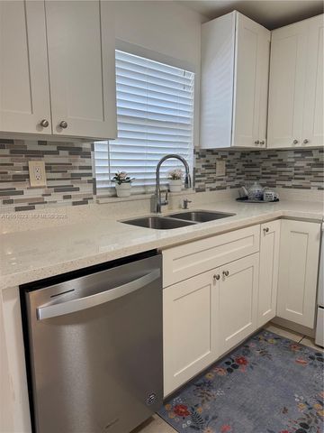 9540 Sunrise Lakes Boulevard 208, Sunrise, FL 33322