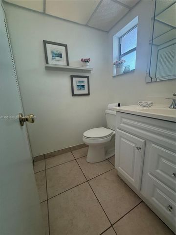 9540 Sunrise Lakes Boulevard 208, Sunrise, FL 33322