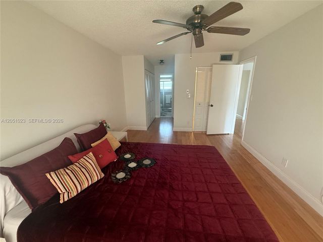 9540 Sunrise Lakes Boulevard 208, Sunrise, FL 33322