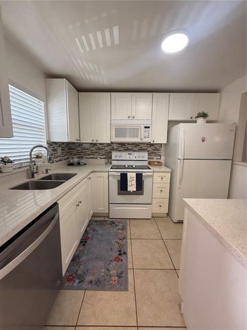 9540 Sunrise Lakes Boulevard 208, Sunrise, FL 33322