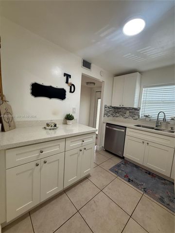 9540 Sunrise Lakes Boulevard 208, Sunrise, FL 33322