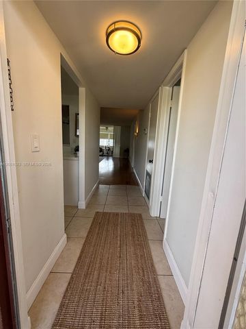 9540 Sunrise Lakes Boulevard 208, Sunrise, FL 33322