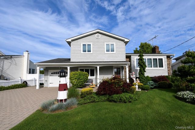 223 W End Avenue, Massapequa, NY 11758