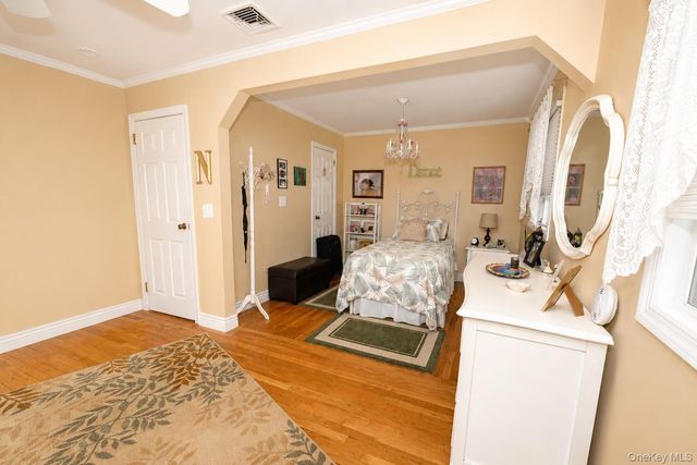 223 W End Avenue, Massapequa, NY 11758