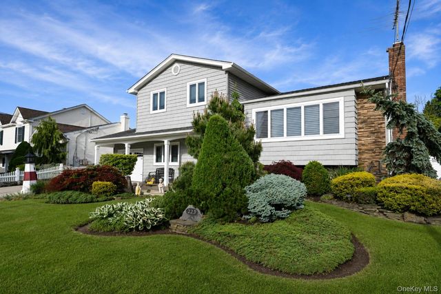 223 W End Avenue, Massapequa, NY 11758