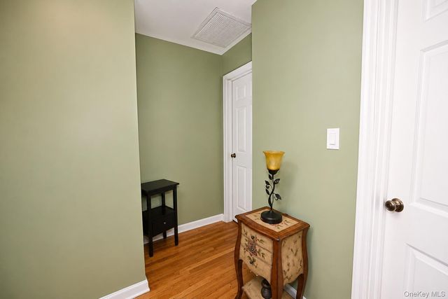 223 W End Avenue, Massapequa, NY 11758