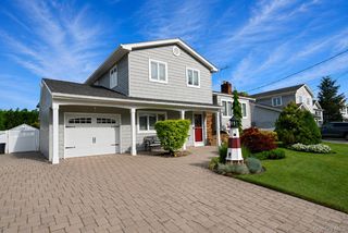 223 W End Avenue, Massapequa, NY 11758