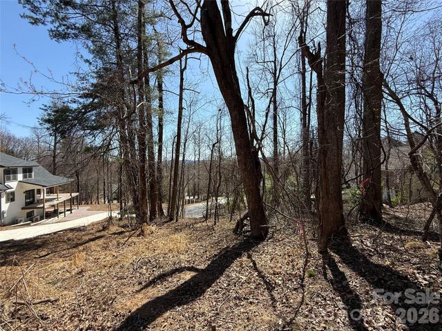 3 Fawn Turn Lane, Hendersonville, NC 28739