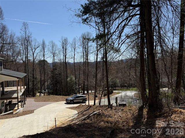 3 Fawn Turn Lane, Hendersonville, NC 28739