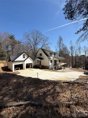 3 Fawn Turn Lane, Hendersonville, NC 28739