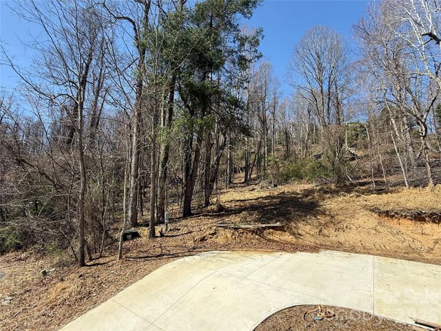 3 Fawn Turn Lane, Hendersonville, NC 28739