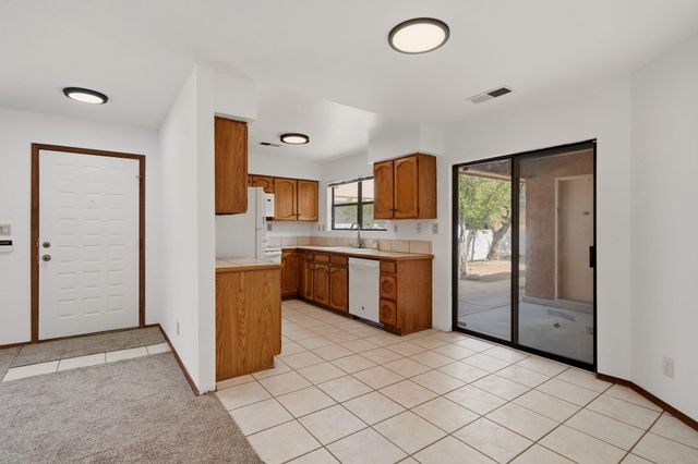 7708 Pinewood Drive NW, Albuquerque, NM 87120