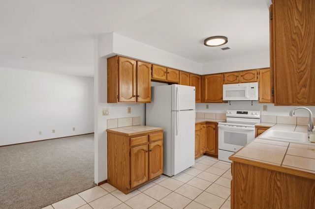 7708 Pinewood Drive NW, Albuquerque, NM 87120