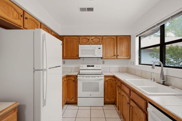 7708 Pinewood Drive NW, Albuquerque, NM 87120