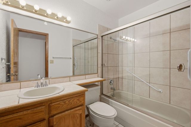 7708 Pinewood Drive NW, Albuquerque, NM 87120