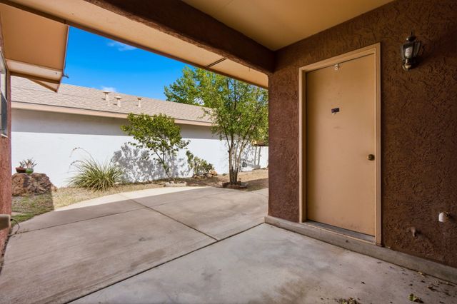 7708 Pinewood Drive NW, Albuquerque, NM 87120