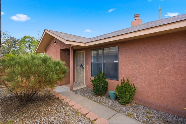 7708 Pinewood Drive NW, Albuquerque, NM 87120