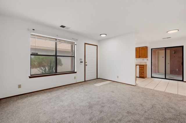 7708 Pinewood Drive NW, Albuquerque, NM 87120