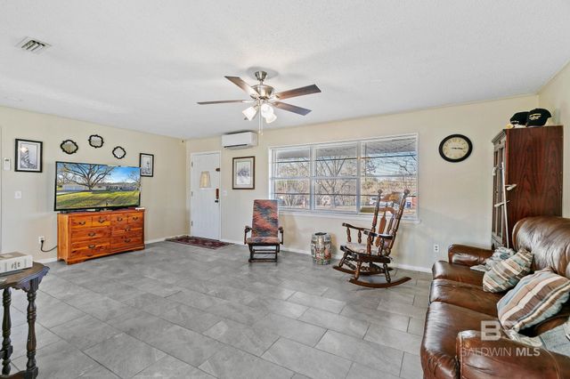 21267 Loop Road, Andalusia, AL 36421