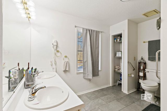 21267 Loop Road, Andalusia, AL 36421