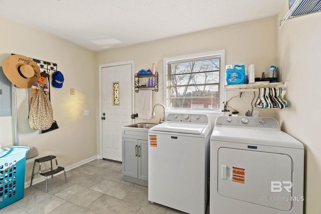 21267 Loop Road, Andalusia, AL 36421