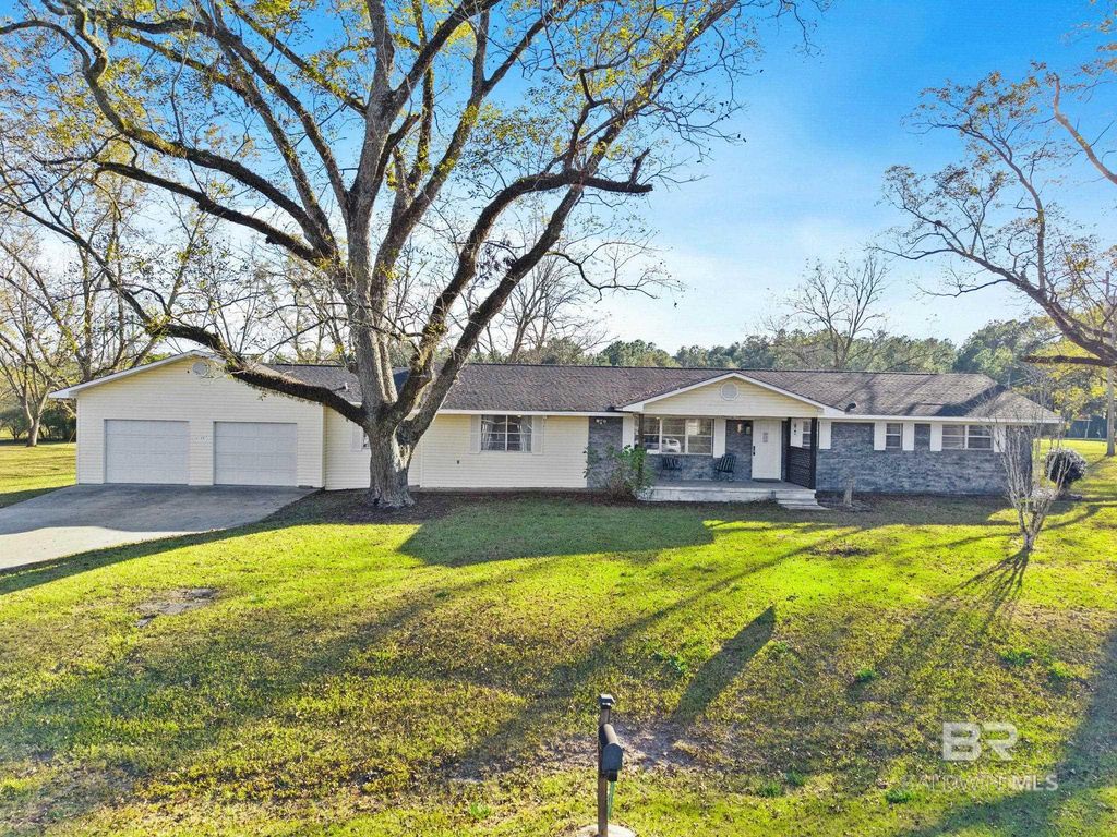 21267 Loop Road, Andalusia, AL 36421