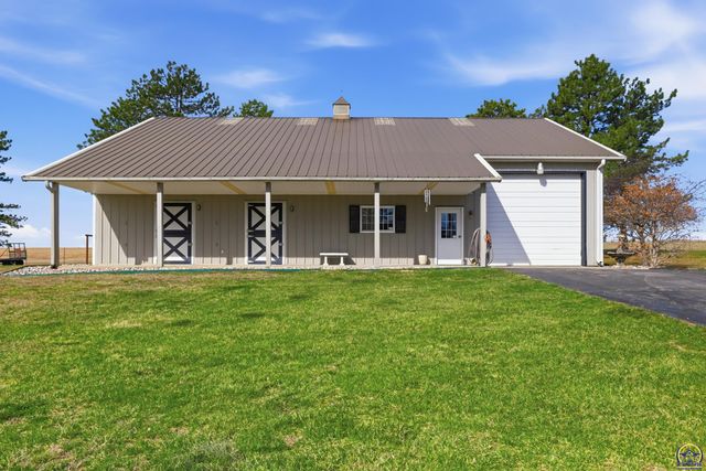 10047 SW 101st St, Auburn, KS 66402