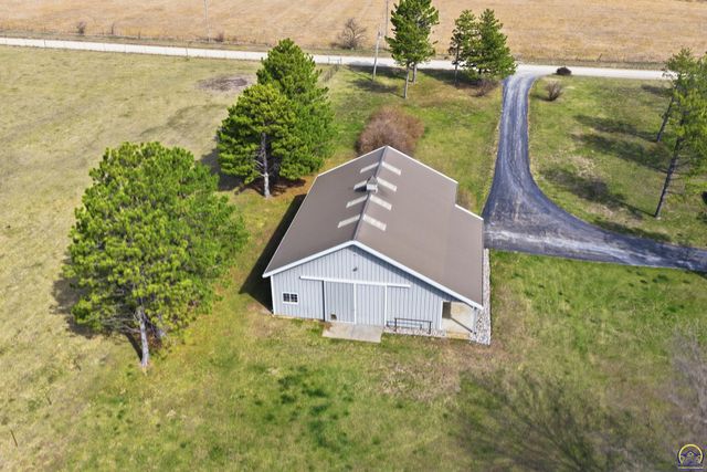 10047 SW 101st St, Auburn, KS 66402
