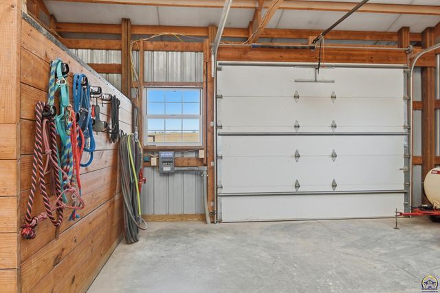 10047 SW 101st St, Auburn, KS 66402