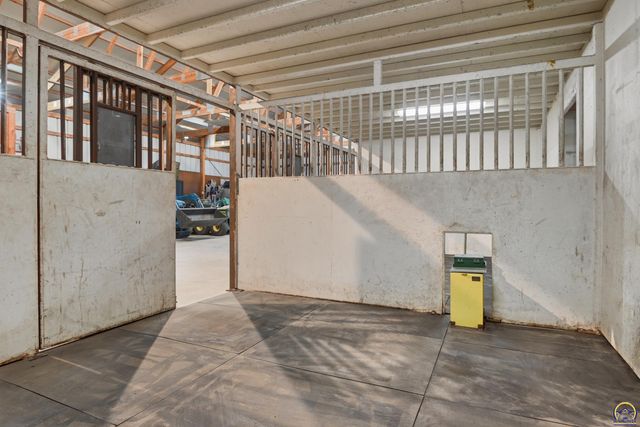 10047 SW 101st St, Auburn, KS 66402