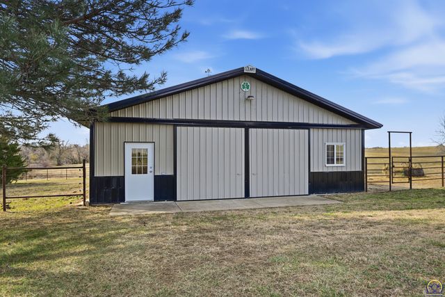 10047 SW 101st St, Auburn, KS 66402
