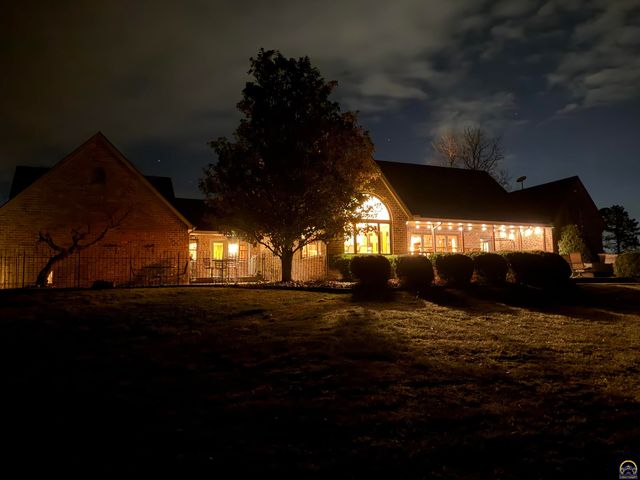 10047 SW 101st St, Auburn, KS 66402