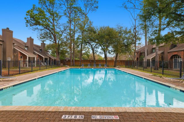 701 Bering Drive 304, Houston, TX 77057