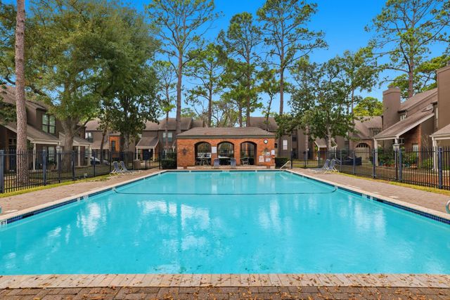 701 Bering Drive 304, Houston, TX 77057